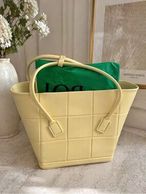 Bottega Veneta Rubber Arco Tote XXL